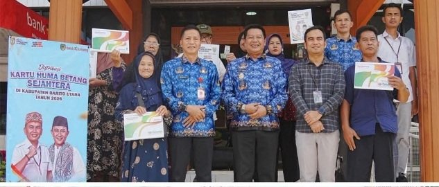 Ribuan Warga Barito Utara Terima Kartu Huma Betang